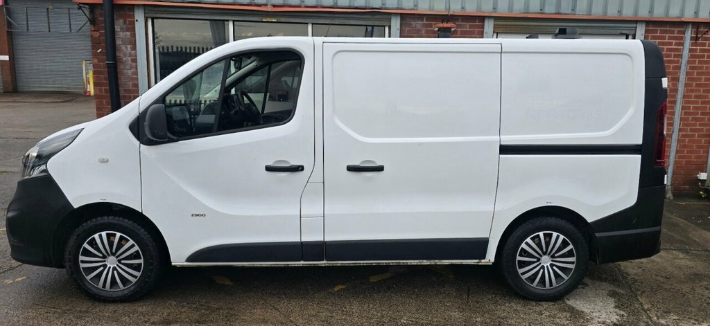 Vauxhall Vivaro Mpv DV18BPO White #4
