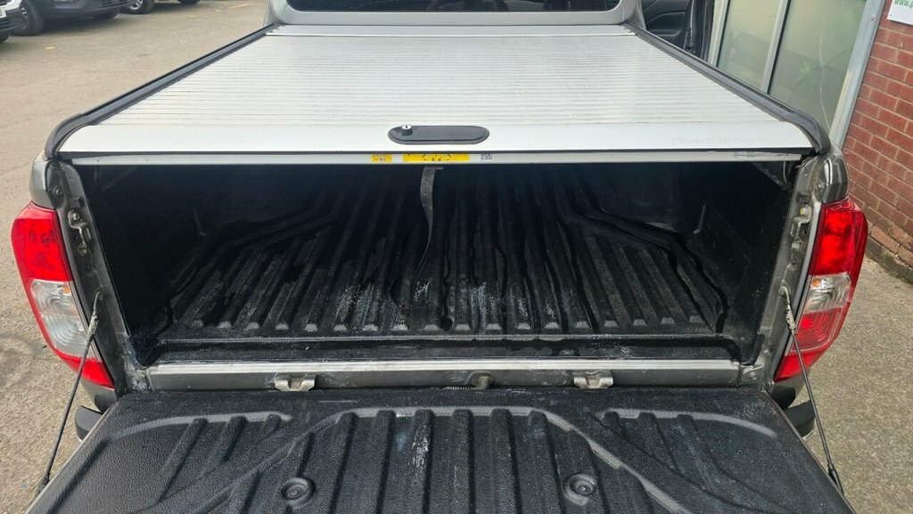 Nissan Navara 2.3L Tekna Grey #5