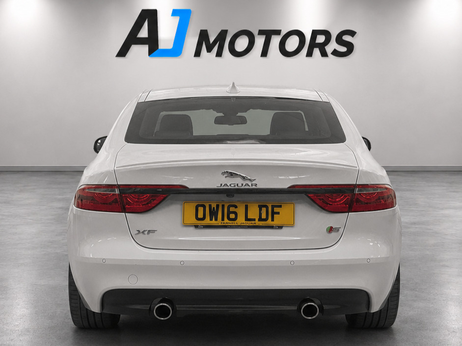 Jaguar XF 3.0D V6 S Saloon Euro 6 S S 300 OW16LDF White #5