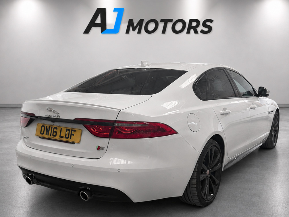 Jaguar XF 3.0D V6 S Saloon Euro 6 S S 300 OW16LDF White #6