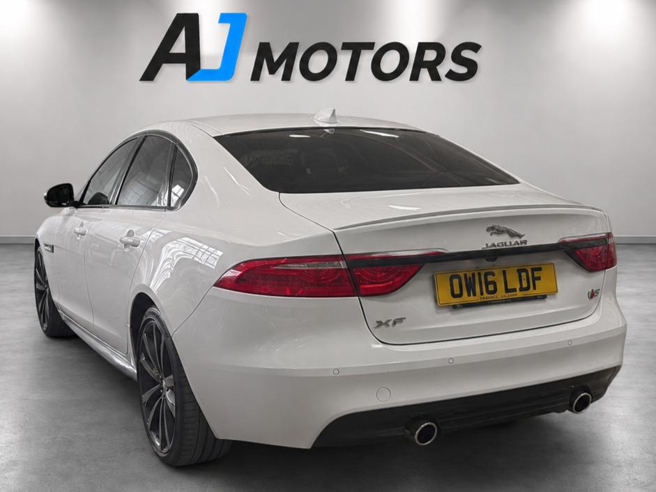 Jaguar XF 3.0D V6 S Saloon Euro 6 S S 300 OW16LDF White #4
