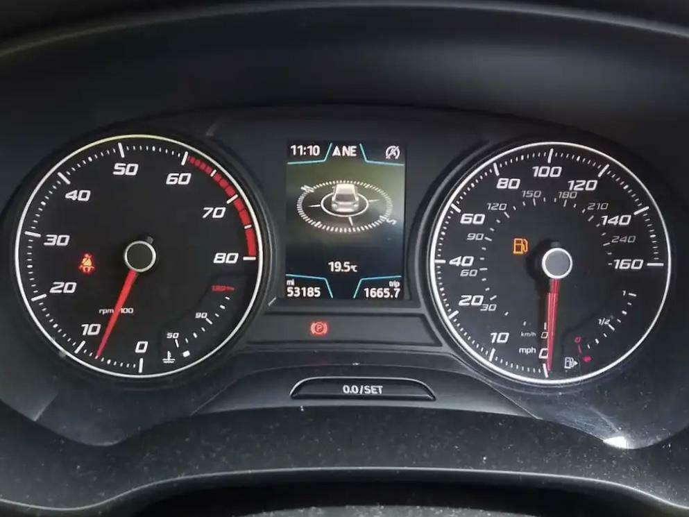 Seat Leon 1.2 Tsi Se Dynamic Technology Hatchback YH18UOT White #4