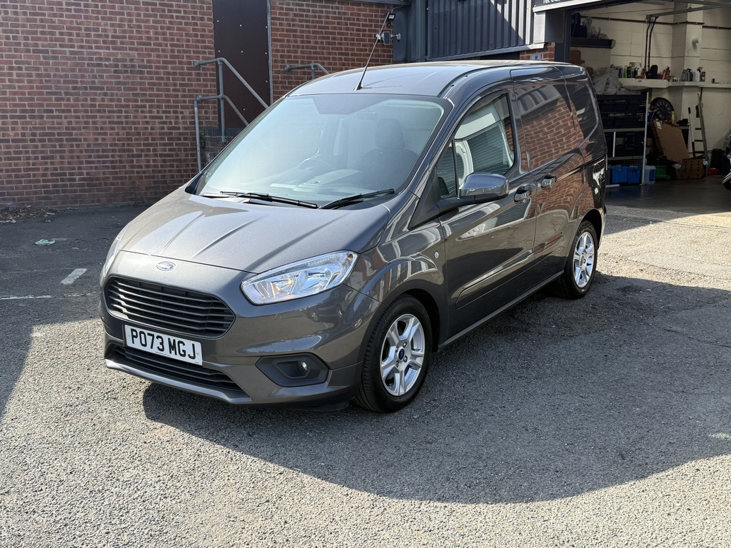 Ford Transit Courier Mpv P073MGJ Grey