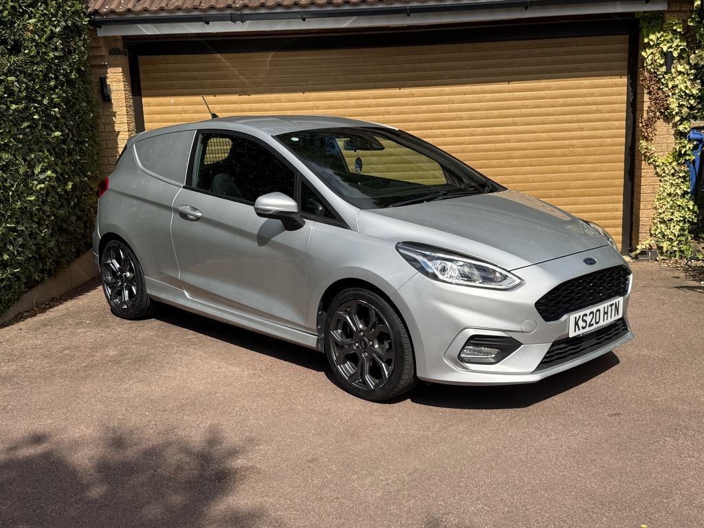 Ford Fiesta Mpv KS20HTN Silver