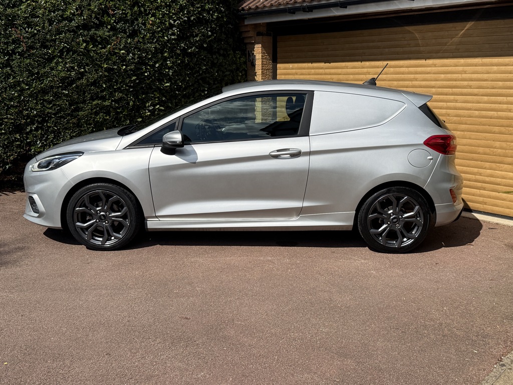 Ford Fiesta Mpv KS20HTN Silver #4