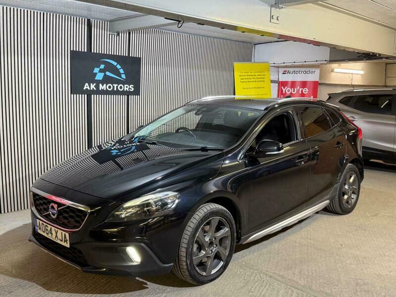 Volvo V40 1.6 D2 Lux Nav Black #3