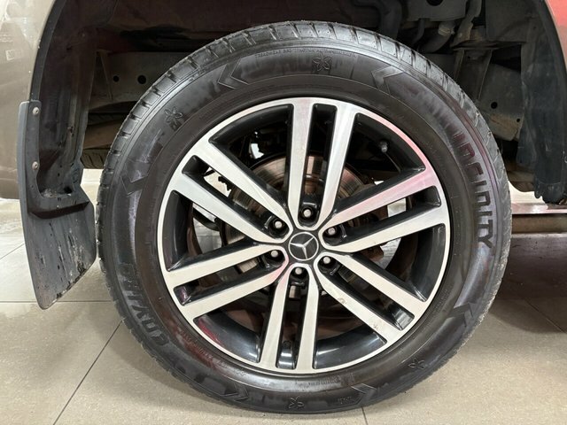 Mercedes-Benz X Class D 4Matic Progressive Red #14