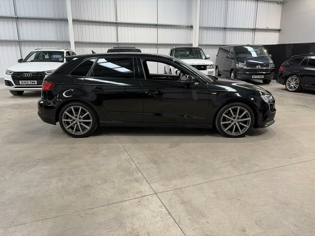 Audi A3 1.5 Tfsi Cod 35 Black Edition Sportback YS68ECX Black #2