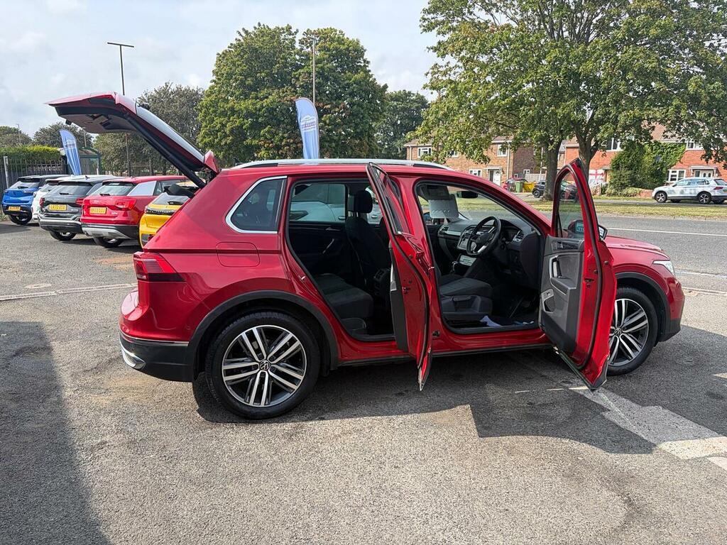 Volkswagen Tiguan 1.5 Tsi Elegance Suv Dsg Euro 6 Ss CP71KYW Red #6