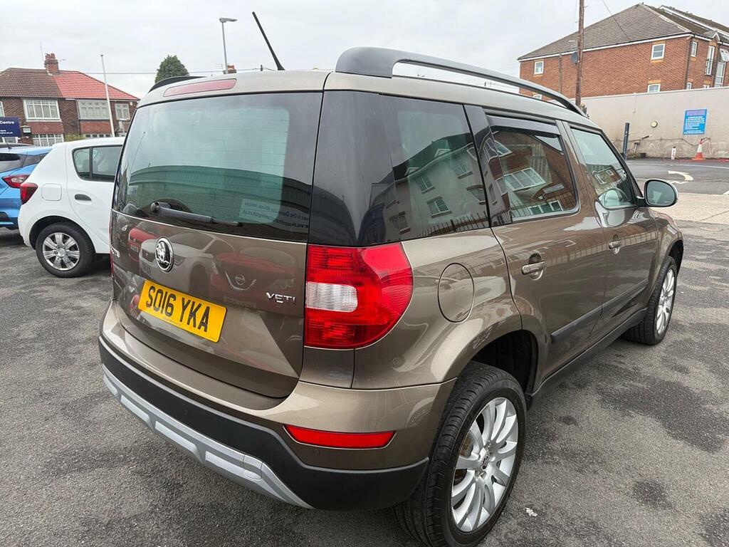 Skoda Yeti Hatchback Grey #8