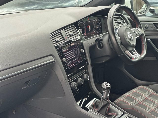 Volkswagen Golf 2.0 Tsi Gti Performance BX19SWO White #2