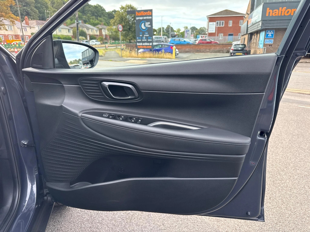 Hyundai Bayon Premium Green #26