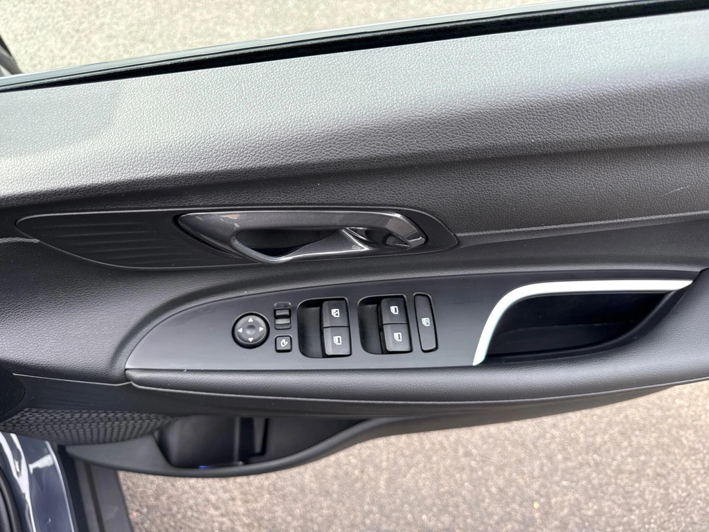 Hyundai Bayon Premium Green #25