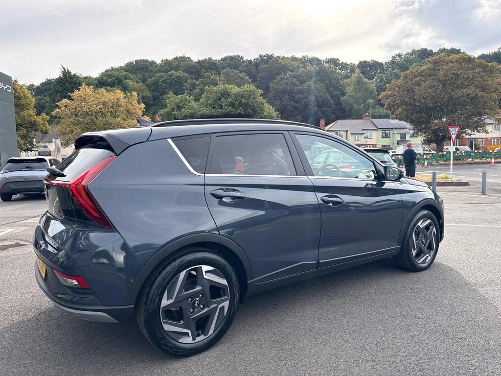 Hyundai Bayon Premium Green #8