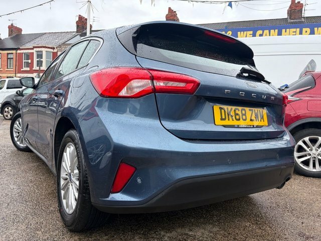 Ford Focus 1.0T Ecoboost Titanium Hatchback Blue #4