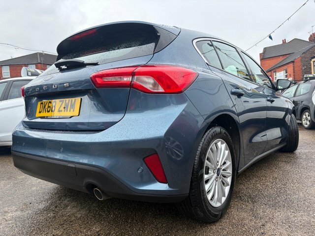 Ford Focus 1.0T Ecoboost Titanium Hatchback Blue #6
