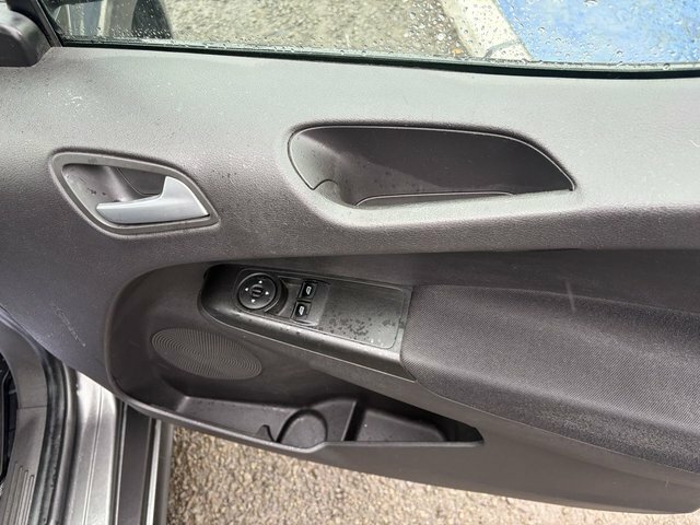 Ford Transit Courier Courier Panel White #10