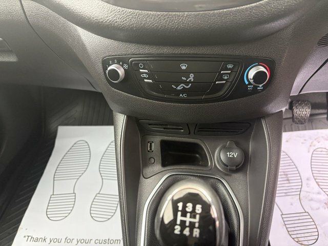 Ford Transit Courier Courier Panel White #17