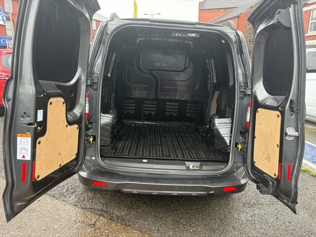 Ford Transit Courier Courier Panel White #22
