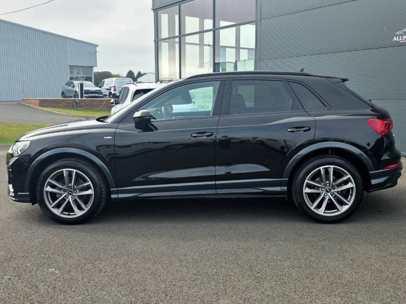 Audi Q3 35 Tfsi Black Edition S Tronic RK23KWM Black #4