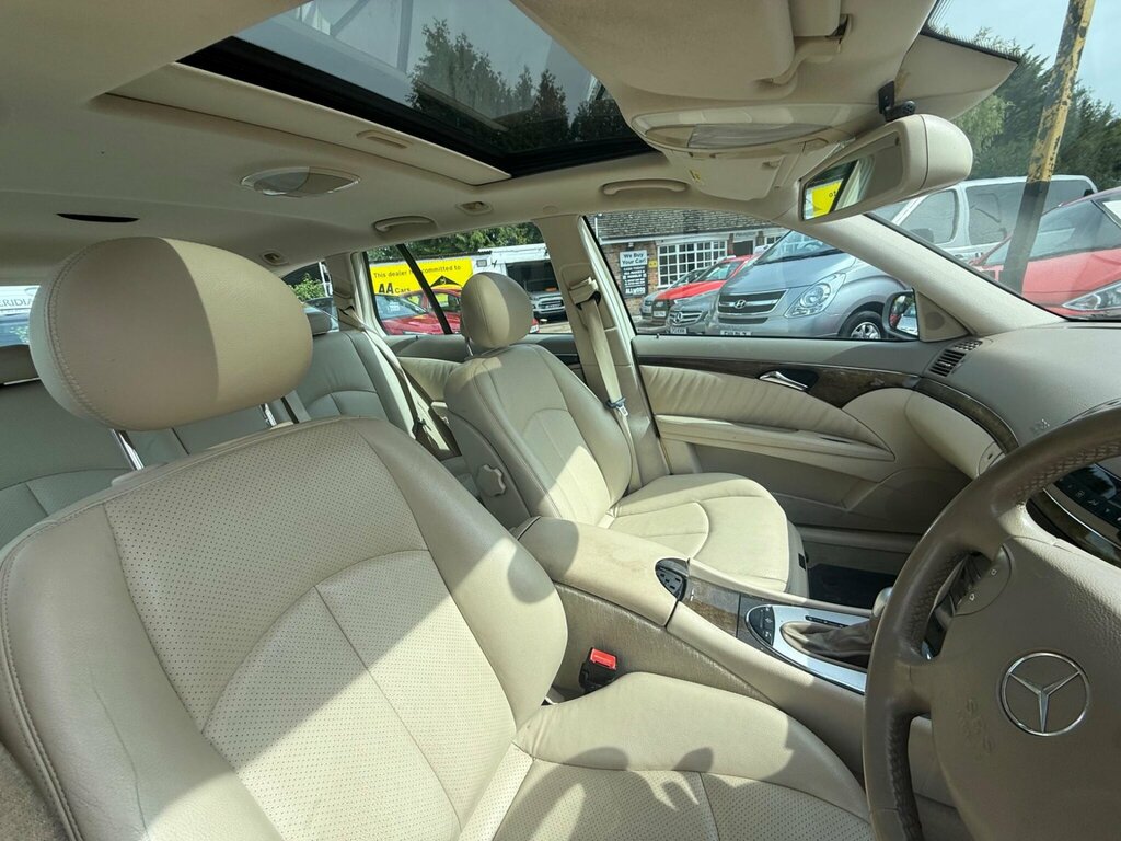 Mercedes-Benz E Class E320 Elegance Silver #19