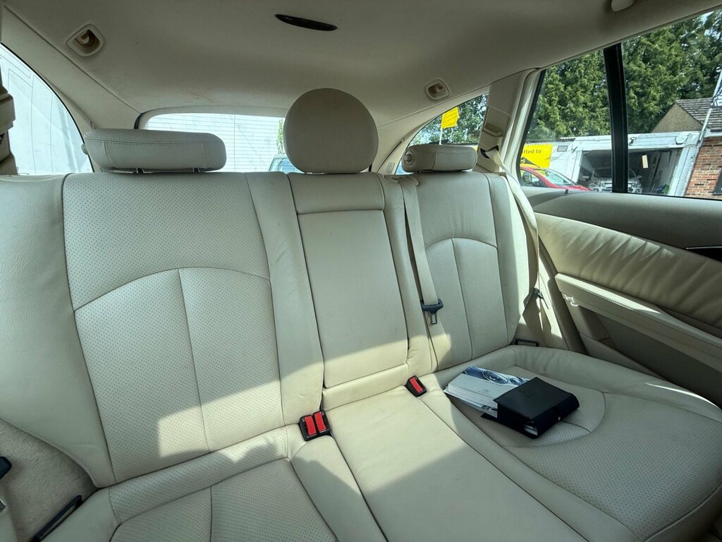 Mercedes-Benz E Class E320 Elegance Silver #28