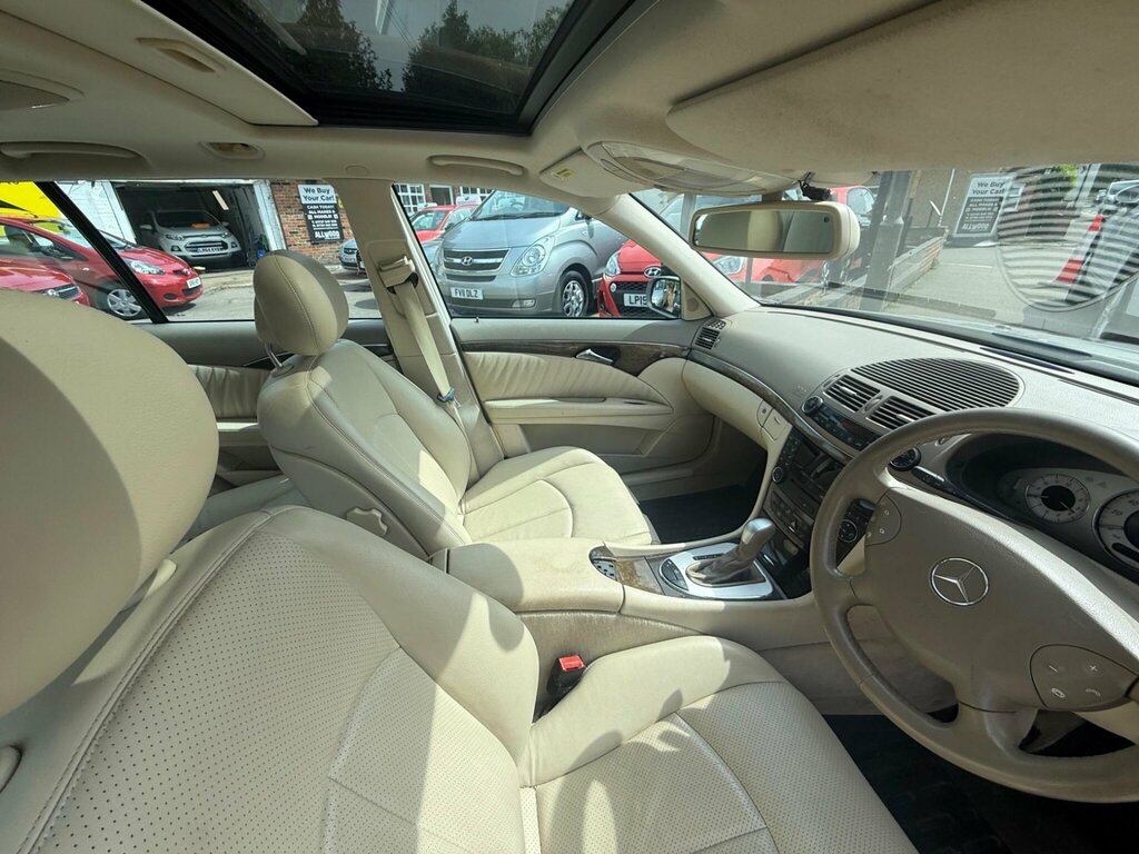 Mercedes-Benz E Class E320 Elegance Silver #21