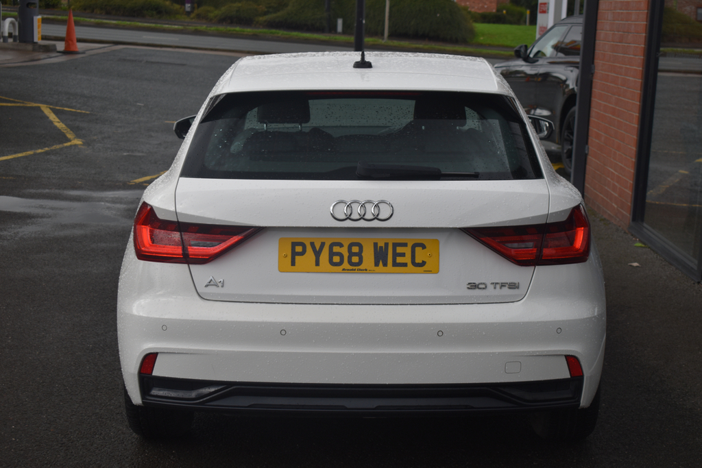 Audi A1 1.0 Tfsi 30 Sport Sportback Euro White #6