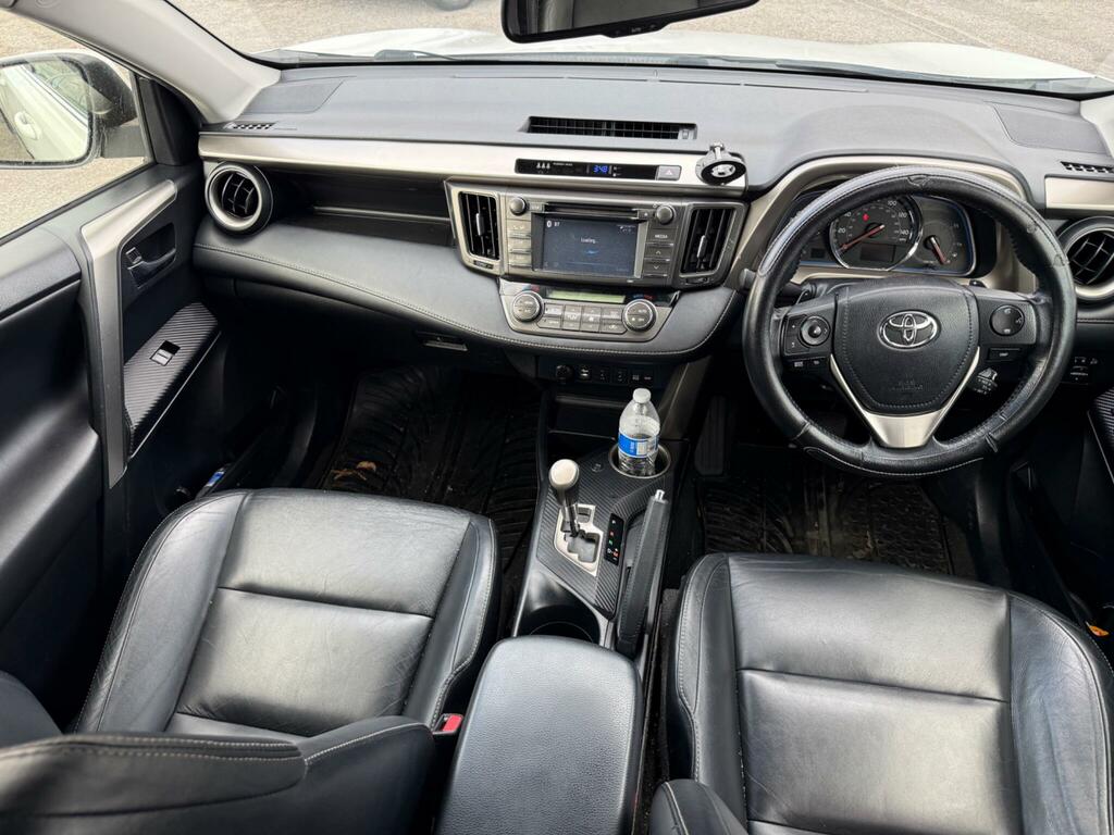 Toyota Rav 4 Icon White #2