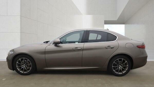 Alfa Romeo Giulia  Red #10