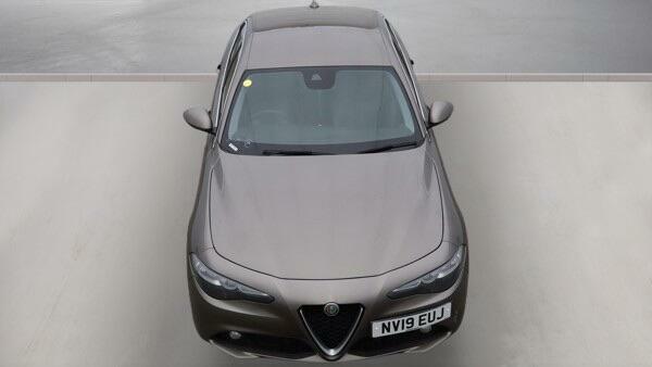 Alfa Romeo Giulia  Red #9