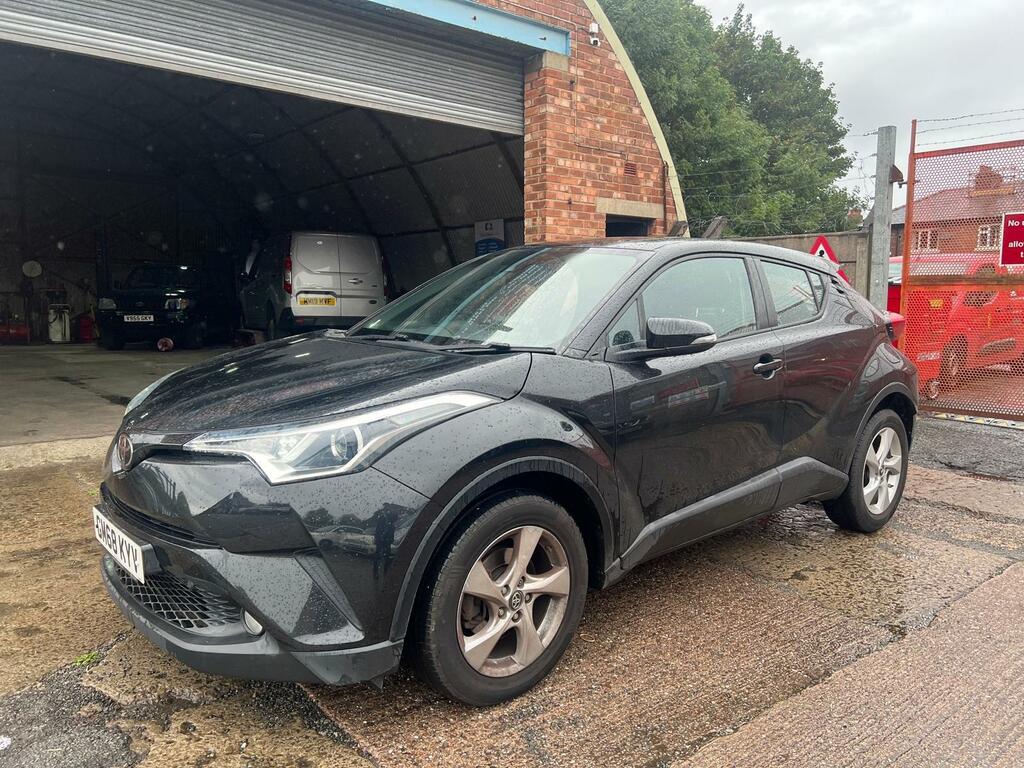 Toyota C-Hr Icon Black #3