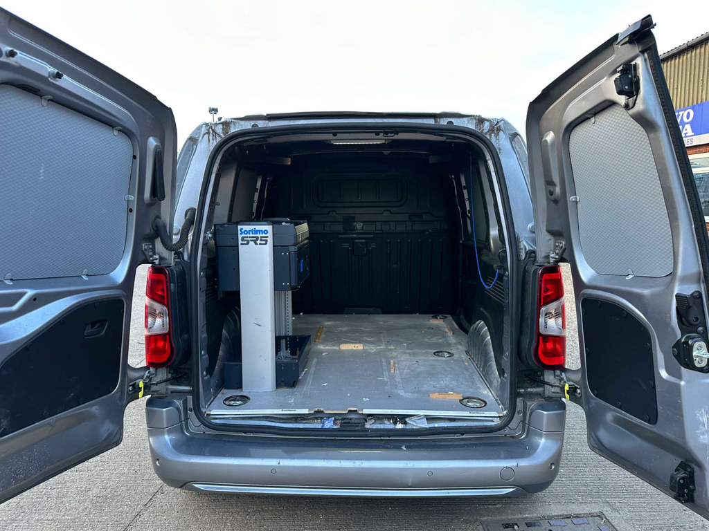 Vauxhall Combo White #7