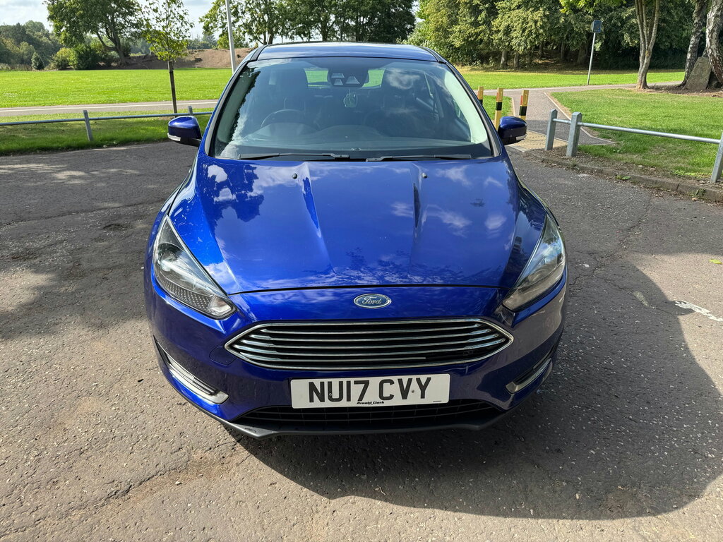 Ford Focus Focus Hatchback NU17CVY Blue #2