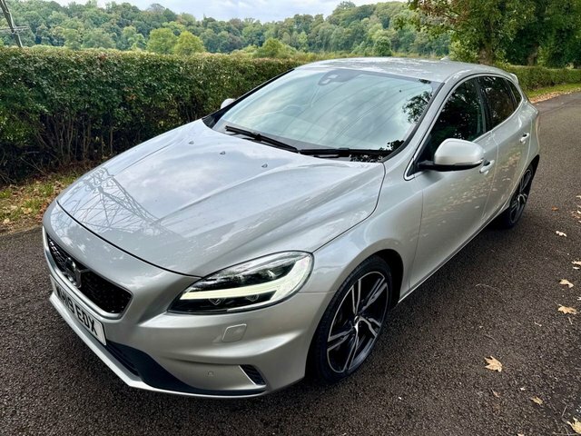 Volvo V40 2.0 D3 R-design Pro Hatchback Euro Black #2