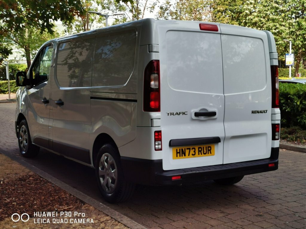 Renault Trafic 2L Advance HN73RUR White #5