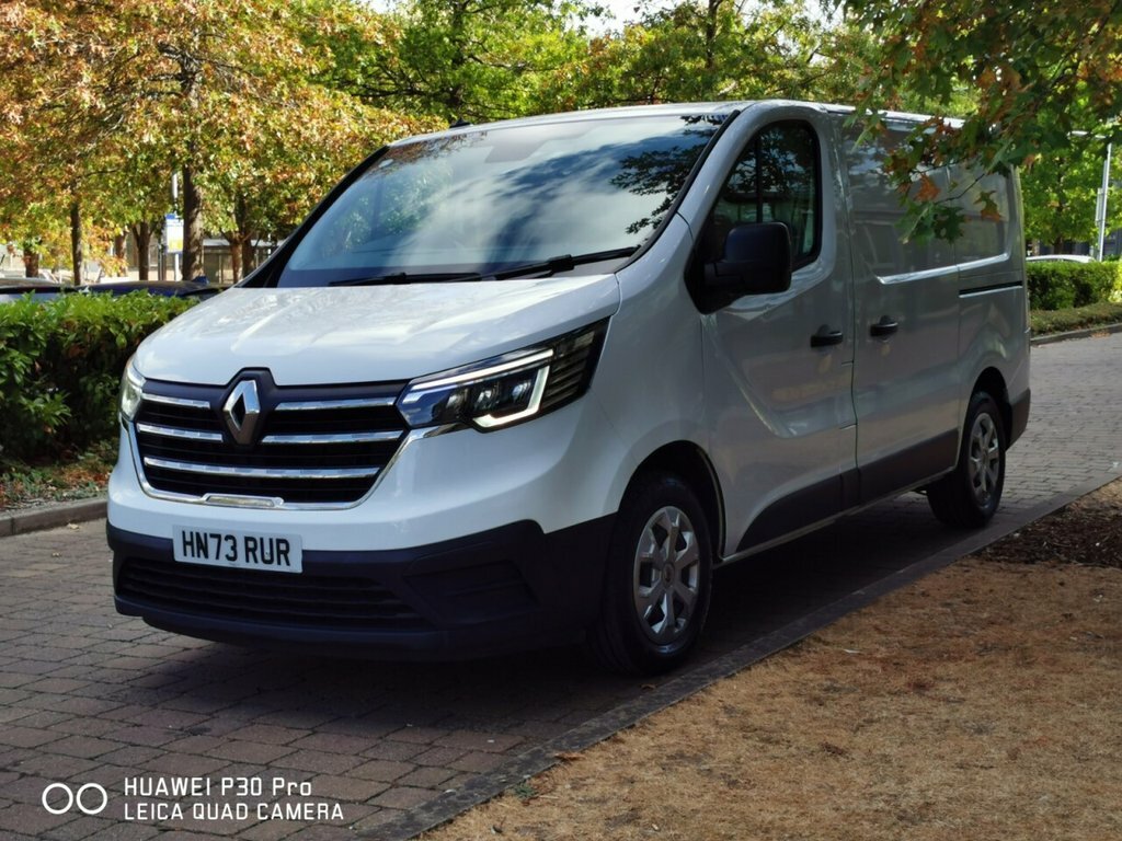 Renault Trafic 2L Advance HN73RUR White #4