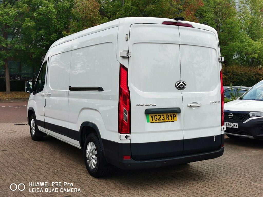 Maxus eDeliver 9 Mpv White #4