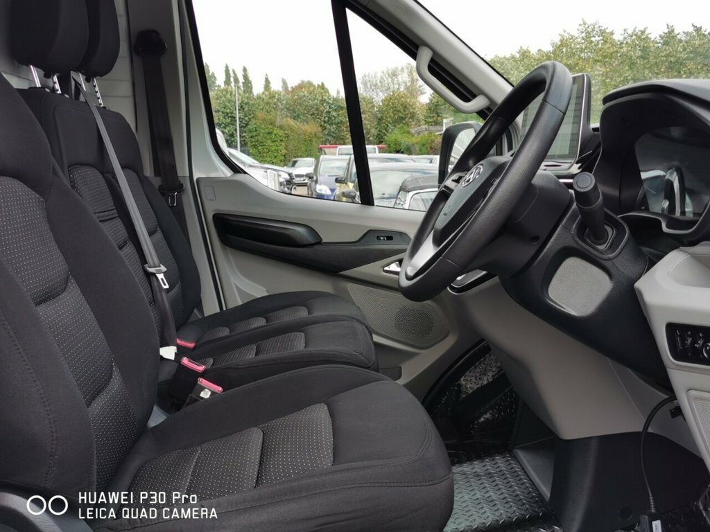 Maxus eDeliver 9 Panel Van 0.0 White #10
