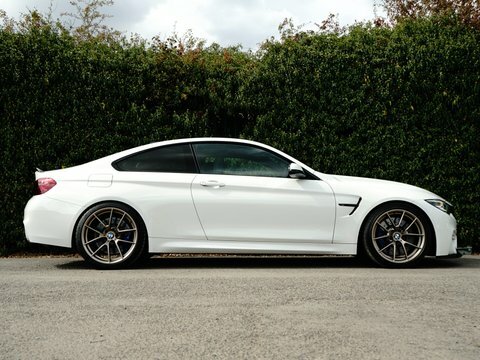 BMW M4 M4 3.0 Biturbo YG18KUV White #4