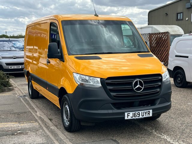 Mercedes-Benz Sprinter 316 Cdi Panel Van FJ69UYR Yellow
