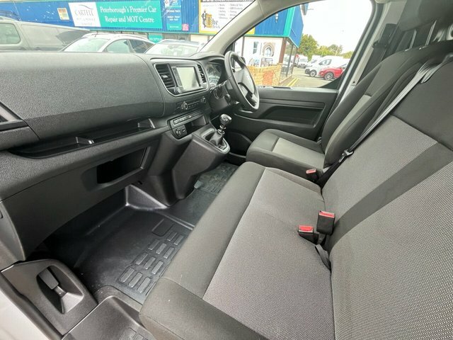 Citroen Dispatch Bluehdi 1000 Enterprise Edition White #3