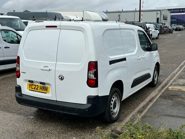 Vauxhall Combo Dynamic White #10