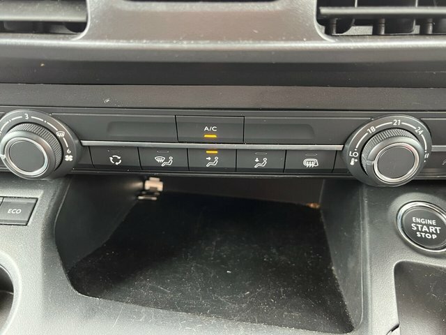 Vauxhall Combo Dynamic White #15