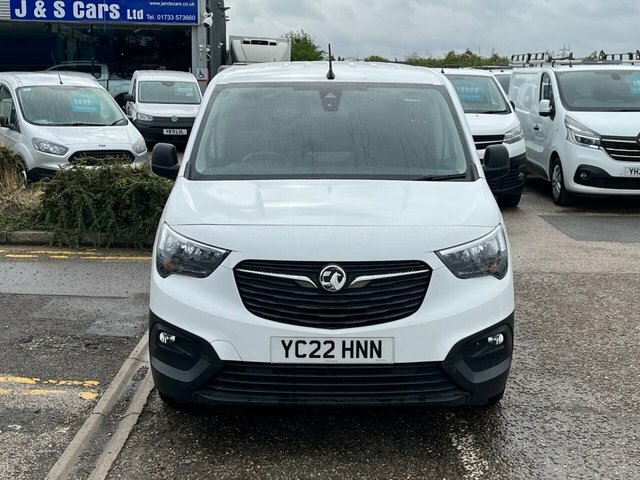 Vauxhall Combo Turbo D 2300 Dynamic White #2