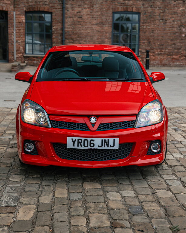 Vauxhall Astra 2.0I 16V Vxr Sport Hatch 221 G Red #4