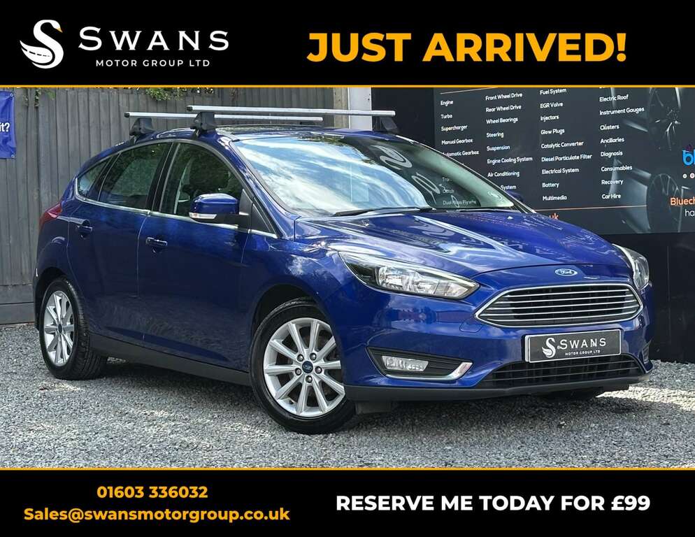 Ford Focus Hatchback 1.0T Ecoboost Titanium Hatchback Pet MM17VRY Blue