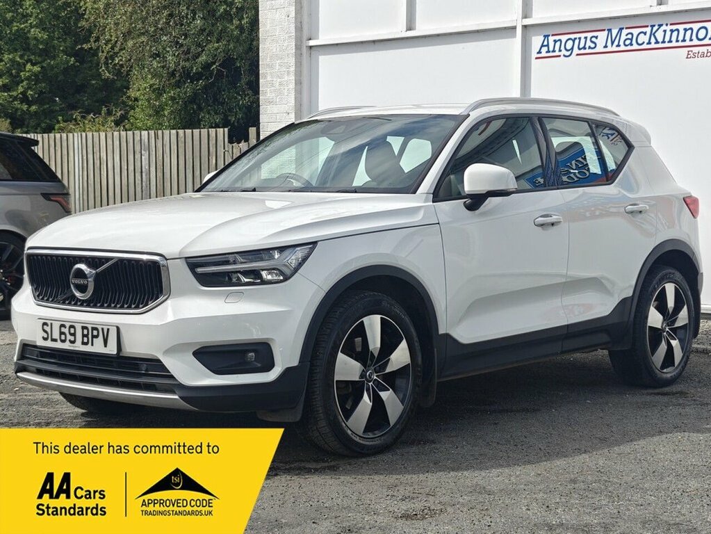 Volvo XC40 2L Momentum Pro SL69BPV White #4