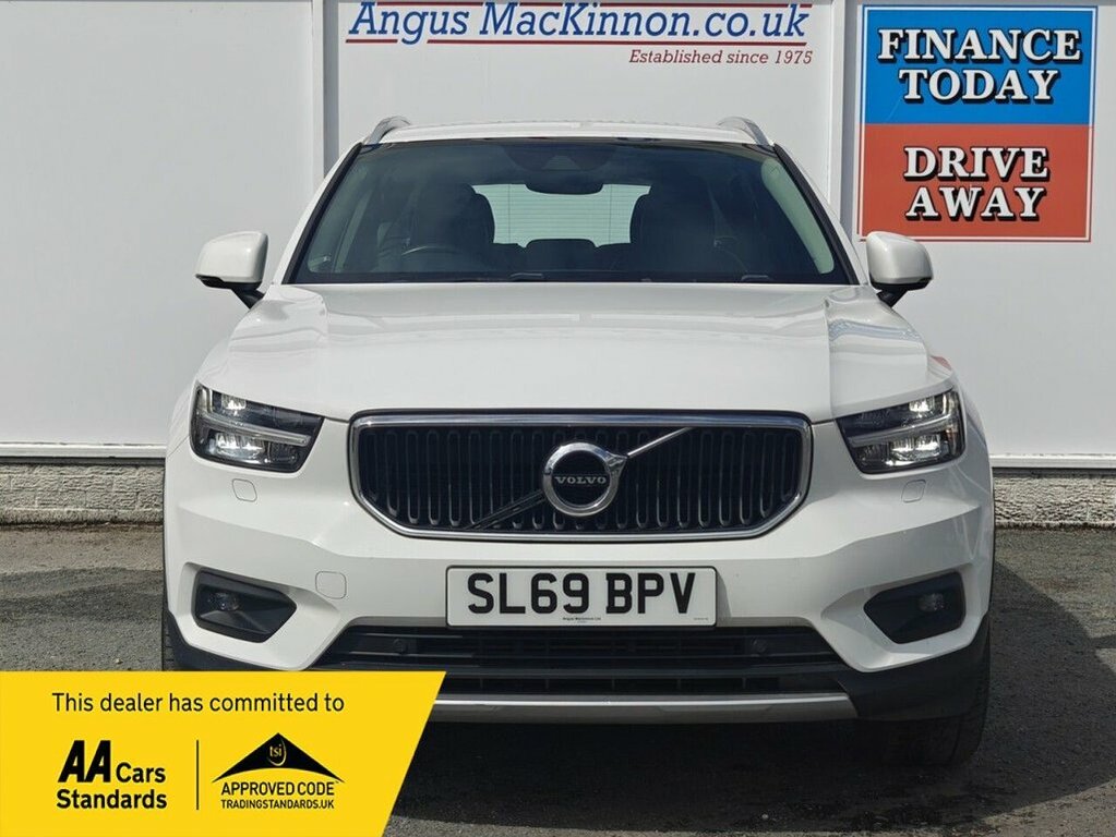 Volvo XC40 2L Momentum Pro SL69BPV White #3