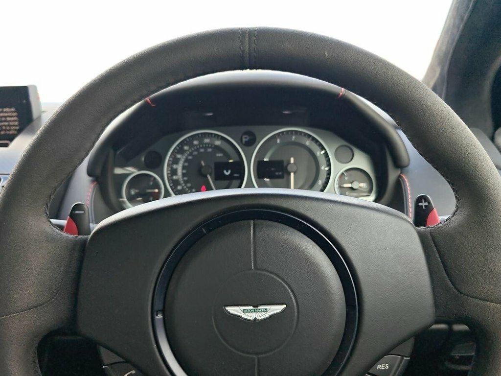 Aston Martin DB9 6.0 Std Black #10
